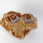 Dokulu Gümüş Çelik Küpe