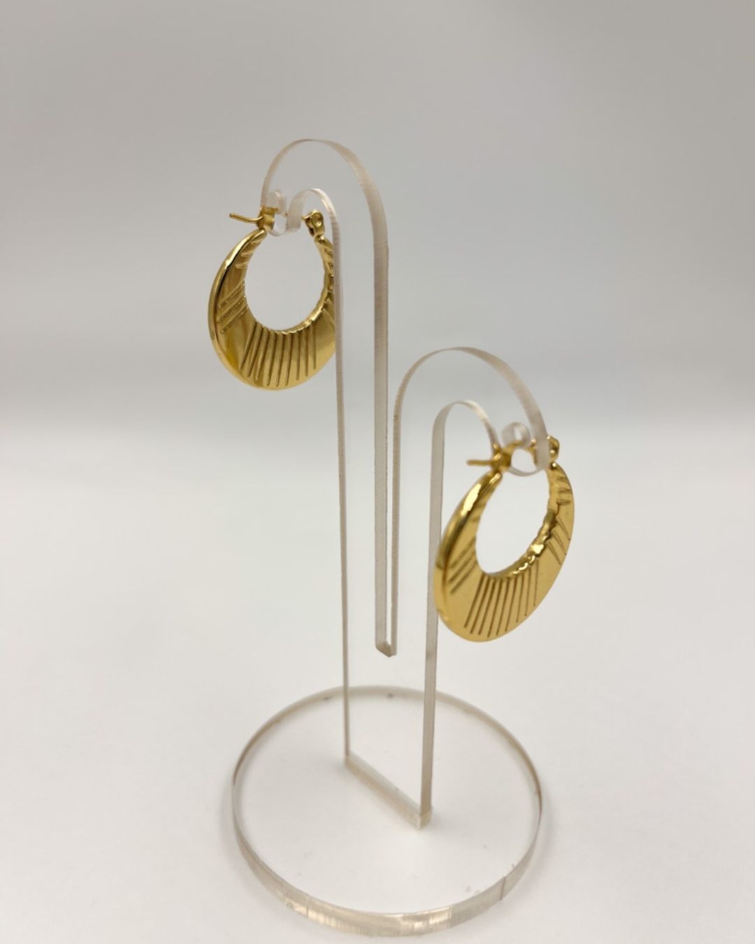 cizgi desenli halka küpe Çizgi Desenli Halka Küpe - Gold - Görsel 1